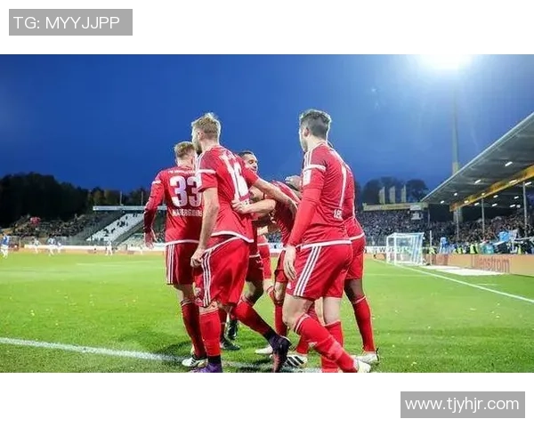 莱比锡逆转里昂友谊赛精彩瞬间回顾全场热情高涨 莱比锡逆转里昂友谊赛精彩瞬间回顾全场热情高涨